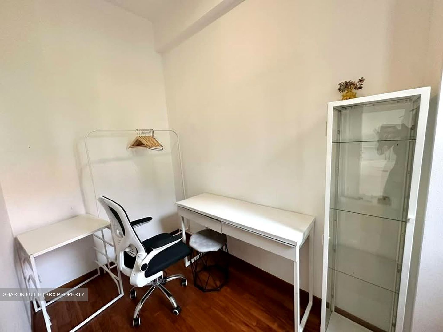 Holland Link (D10), Terrace #598171901